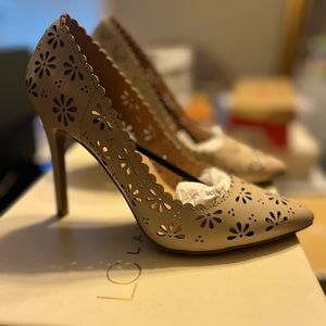 Laser cutout floral print pointy toe stilettos
